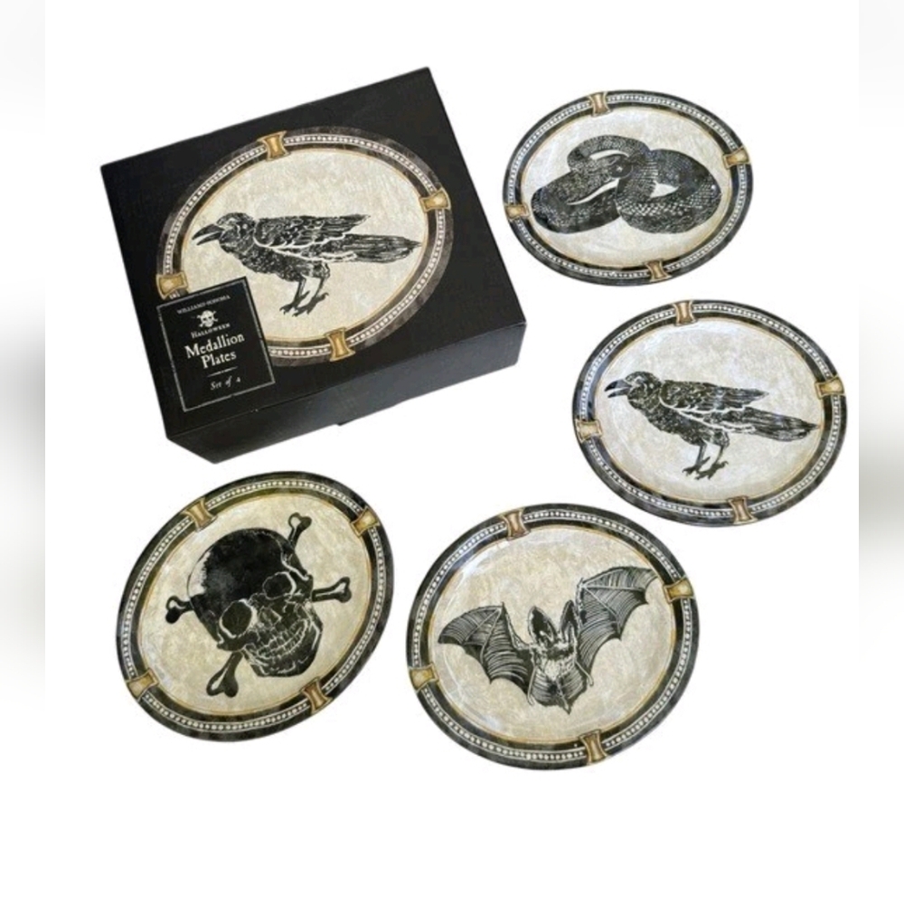 Williams Sonoma Halloween Medallion Plates Set of 4 Skull Raven Snake Bat NIB